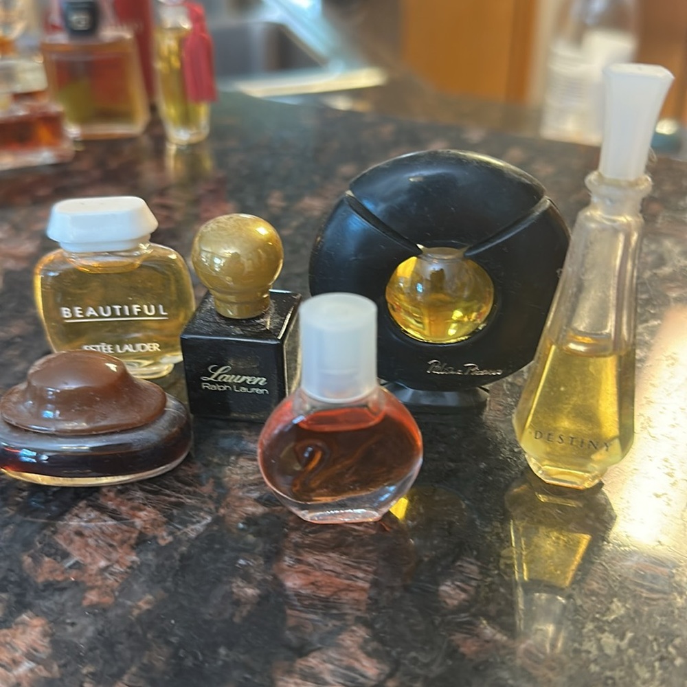 Assorted Mini Perfume Bottles Collection - Picture 5 of 10